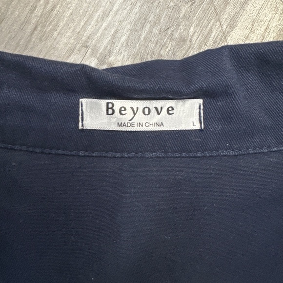 Cargo vest - Picture 2 of 3